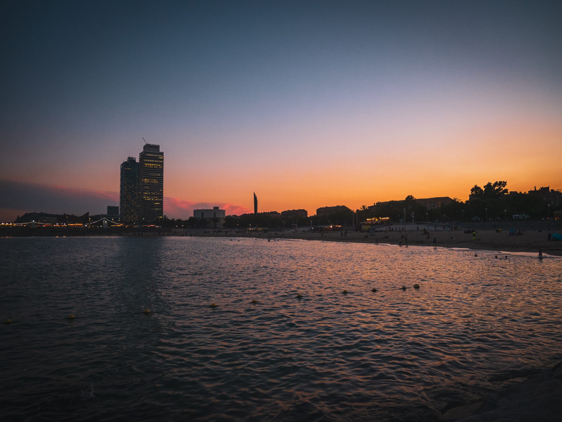 sunset barceloneta